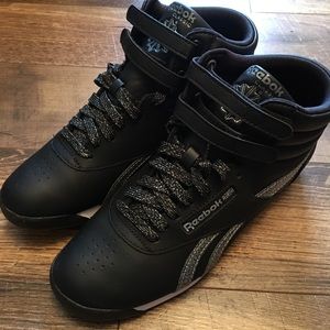 Women’s Reebok freestyle glitter athletic shoes 🖤